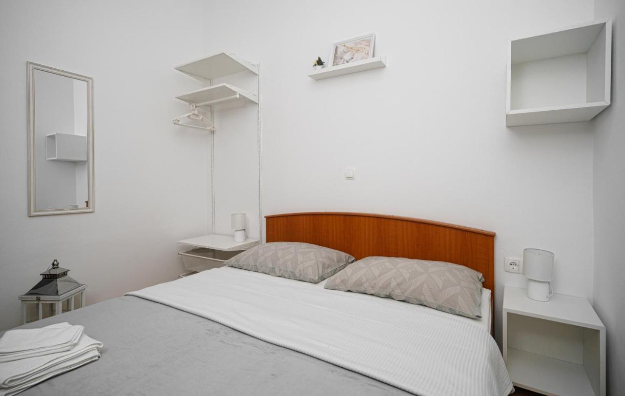 Apartman Rusula Vodice Exterior foto